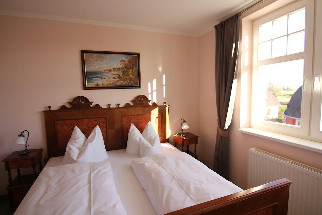 Hotel Zum Strandlaufer Ahrenshoop Oda fotoğraf
