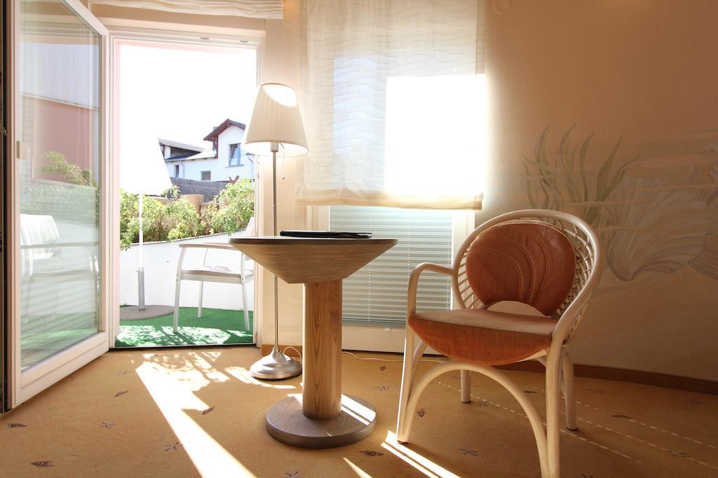 Hotel Zum Strandlaufer Ahrenshoop Oda fotoğraf