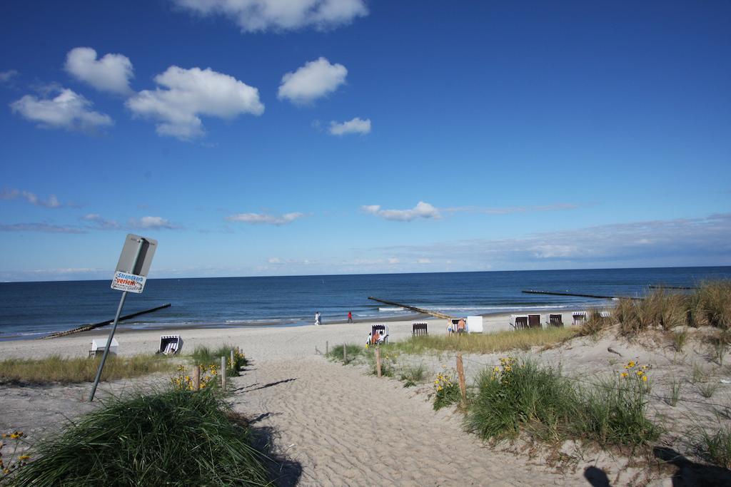Hotel Zum Strandlaufer Ahrenshoop Oda fotoğraf